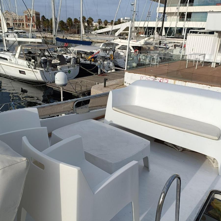 Noche Insolita En Yate De 16M A 2 Minutos De La Playa Valencia Exterior foto